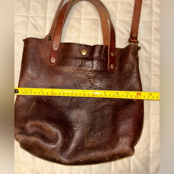 ❤️Preloved❤️ KMM & Co Leather Mini Tote Bag Crossbody Strap Distressed - Picture 4 of 6